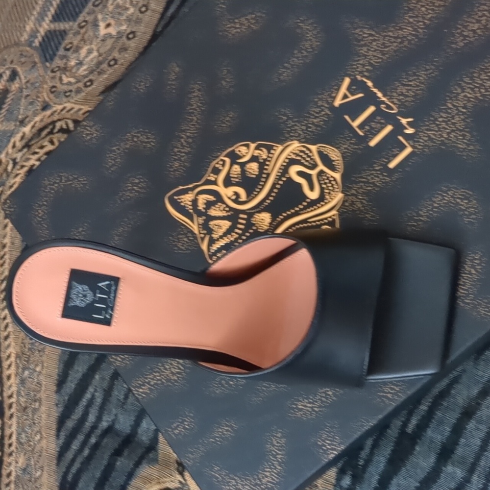 LITA by CIARA Solid Square Toe Slide  Sandal in Sand, & Black NWT - Picture 11 of 12